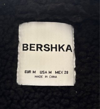 Colete preto Bershka tamanho M