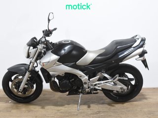 SUZUKI GSR 600 ( A )