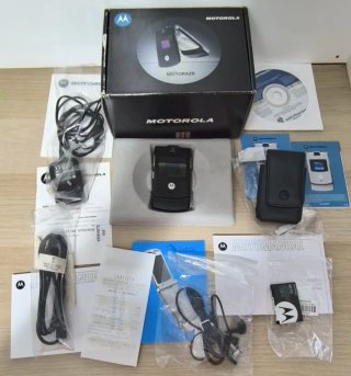 Motorola RAZR V3 - Completo con accessori