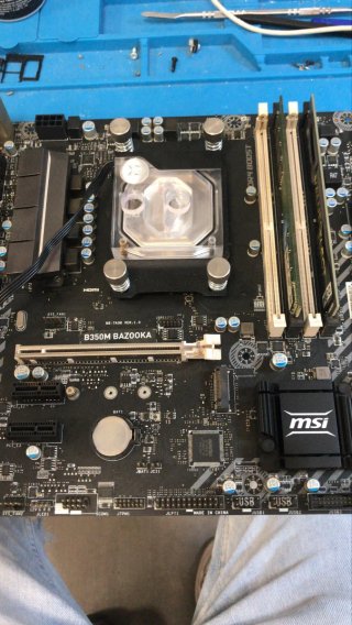 PC Gaming Personalizado con Refrigeración Líquida