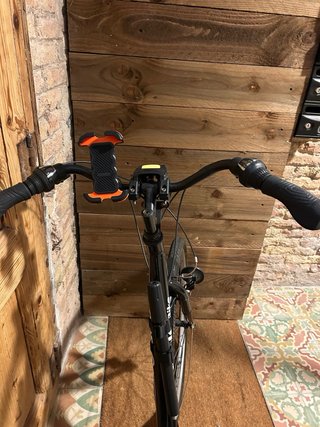 Bicicleta NORDIC negra con todos los accesorios