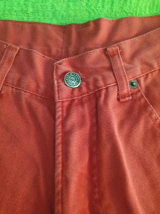 Pantaloncini corti rossi con frange