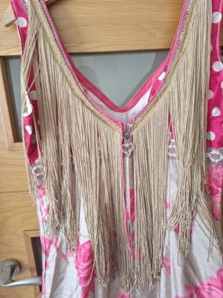 Traje de flamenca beige y rosa