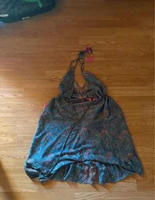 Vestido playero halter con flecos