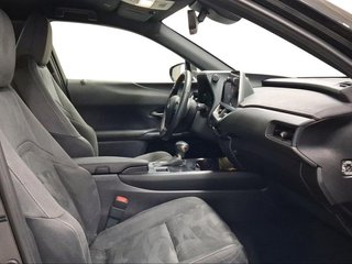 Lexus UX 2.0 250h Business City