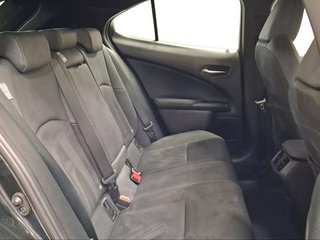 Lexus UX 2.0 250h Business City