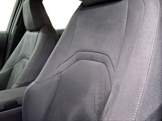 Lexus UX 2.0 250h Business City