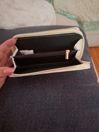 Cartera Monedero Blanco con Logo Dorado