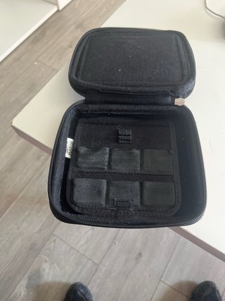 Nintendo 2DS Negra con funda, juegos y cargador