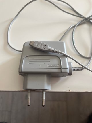 Nintendo 2DS Negra con funda, juegos y cargador