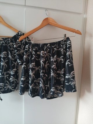 Conjunto top y bermudas palmeras