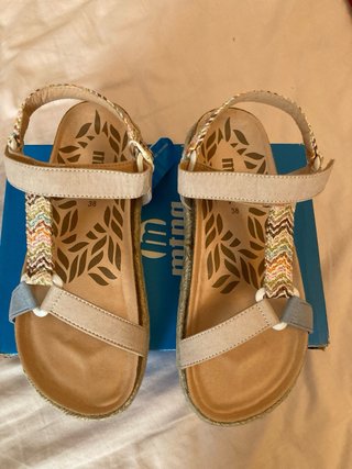 Sandalias Mustang Talla 38 Beige Multicolor