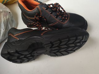Zapatos de seguridad SIFER negros y naranjas