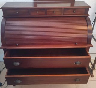 Secreter/escritorio/bureau estilo colonial.