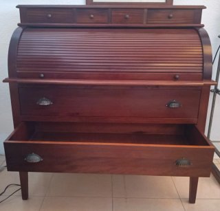Secreter/escritorio/bureau estilo colonial.