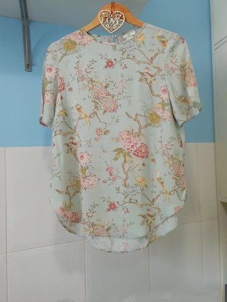 Blusa H&M floral pájaros S/36/8