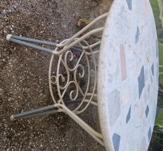 Mesa de jardín redonda multicolor