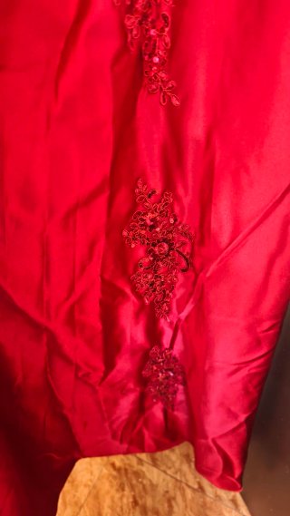 Vestido rojo con pedrería, vestido quince años