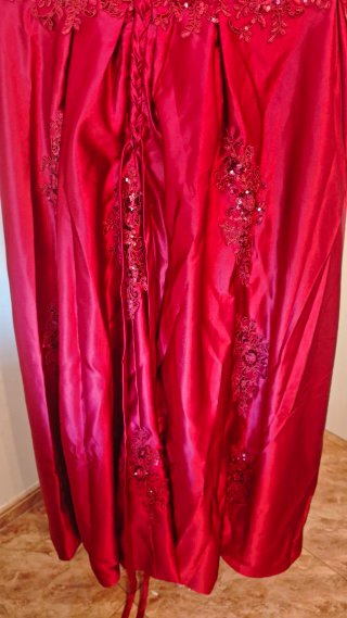 Vestido rojo con pedrería, vestido quince años