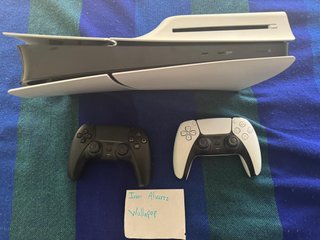 PlayStation 5 Slim con 2 mandos