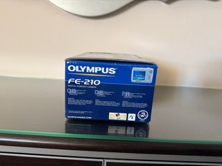 Cámara Digital Olympus FE-210 Y2K (Nueva en caja)