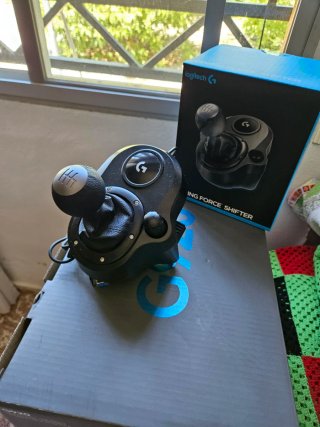 Logitech G920 + Volante Driving Force Shifter