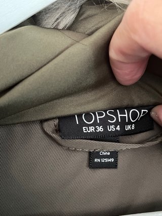 Abrigo Topshop verde oliva con capucha