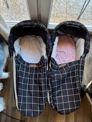Carrito Gemelar Mountain Buggy + Capazos y sillas