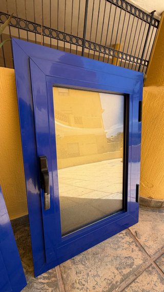 VENDO 2 VENTANAS AZULES ABATIBLES