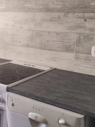 Cocina completa negra y plateada