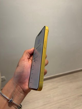 iPhone 14 Amarillo