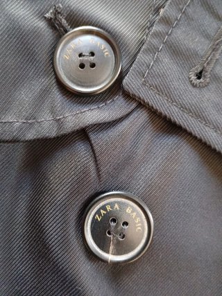 Trench Zara Negro con Forro Extraíble