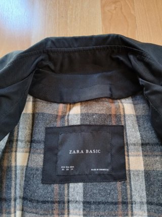Trench Zara Negro con Forro Extraíble
