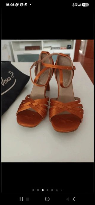 Zapatos de salón naranjas