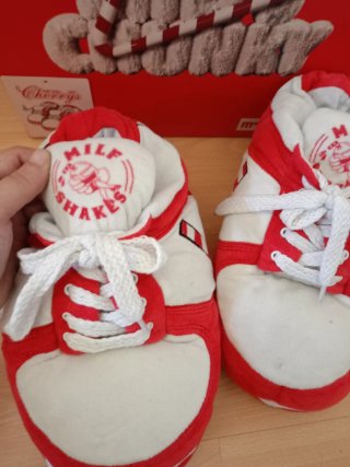 Zapatillas 1 Edición MilfShakes