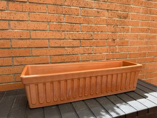 Jardinera Barro Rectangular 72cm con Drenaje