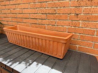 Jardinera Barro Rectangular 72cm con Drenaje