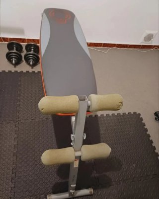 Banco abdominales y mancuernas