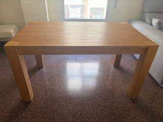 Mesa de comedor de madera. No hago envios