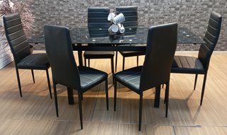 Mesa "Extensible" + `6 ́ Sillas Negras. ECONÓMICA