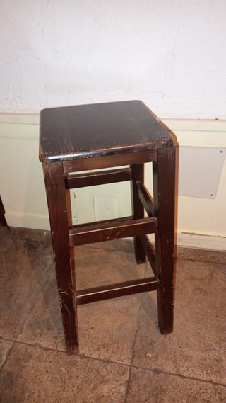 Sgabelli in legno massello
