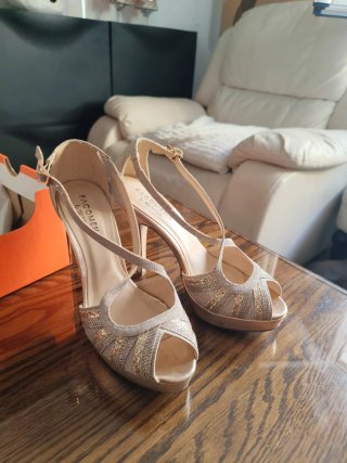 Zapatos tacón dorado y plateado PACOMEN by MENBUR
