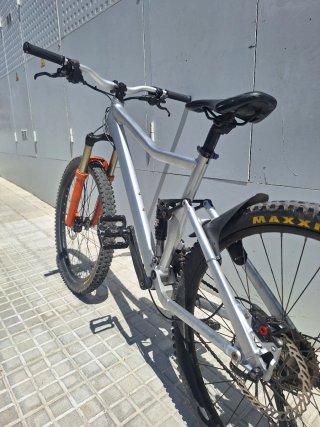 Bici MTB full suspension