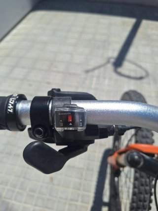 Bici MTB full suspension