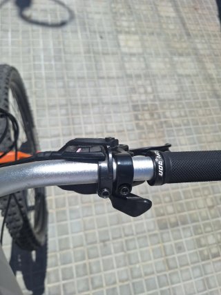 Bici MTB full suspension