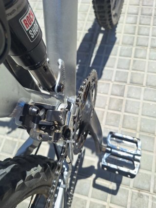 Bici MTB full suspension