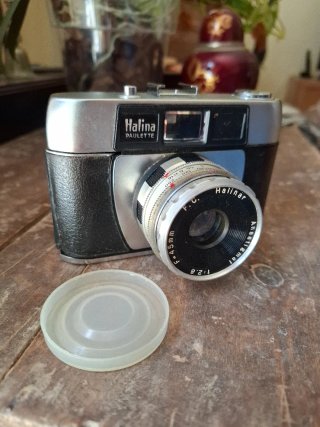 CAMARA DE FOTOS ANALÓGICA HALINA