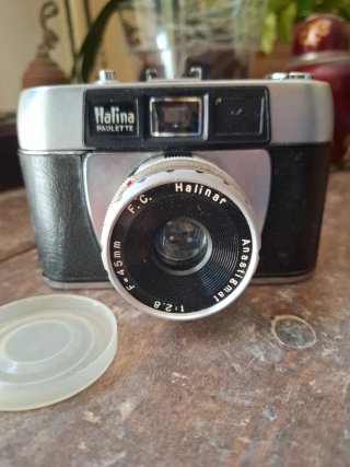 CAMARA DE FOTOS ANALÓGICA HALINA