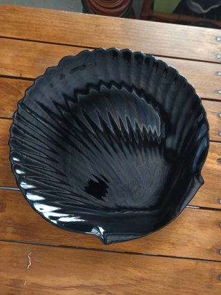 Piatto decorativo a forma di conchiglia