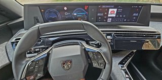 Peugeot 5008 allure hybrid